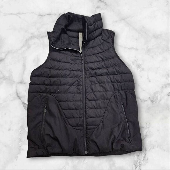 Lululemon Size 4 Black Down Vest - Picture 1 of 4